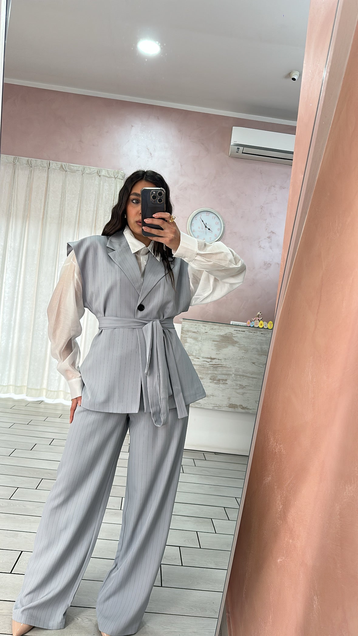 Tailleur smanicato gessato