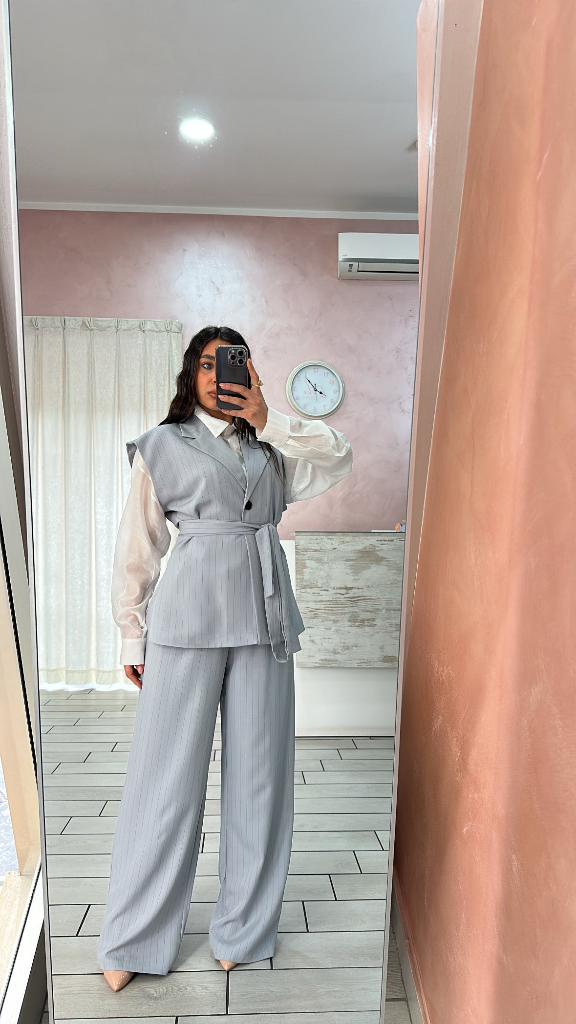 Tailleur smanicato gessato