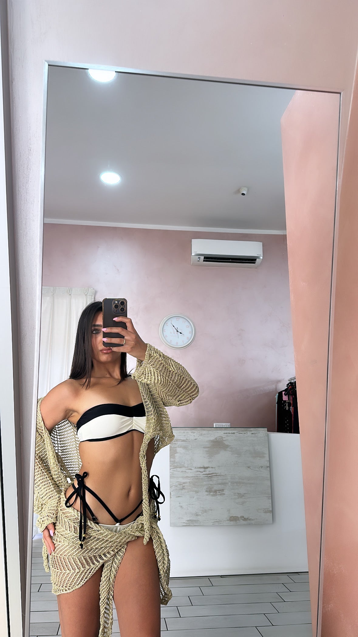 Bikini fascia b&w