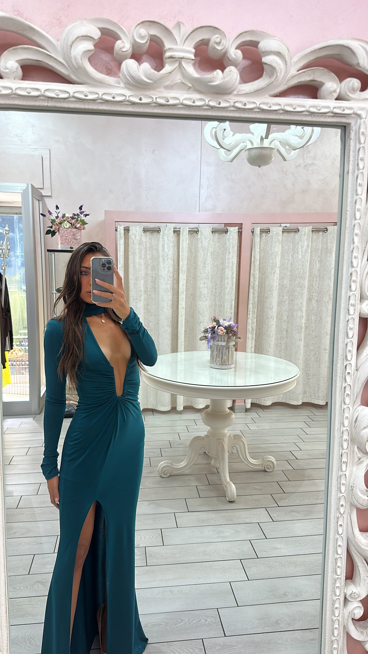 DRESS DÉCOLLETÉ Elle Boutique